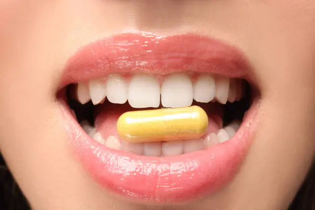 Gyógyszerek és étrendkiegészítők: hogyan hatnak a fogakra?
