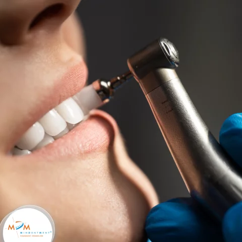 S&oacute;pol&iacute;roz&aacute;s - k&iacute;m&eacute;letes tiszt&iacute;t&aacute;s &eacute;s friss mosoly egy l&eacute;p&eacute;sben